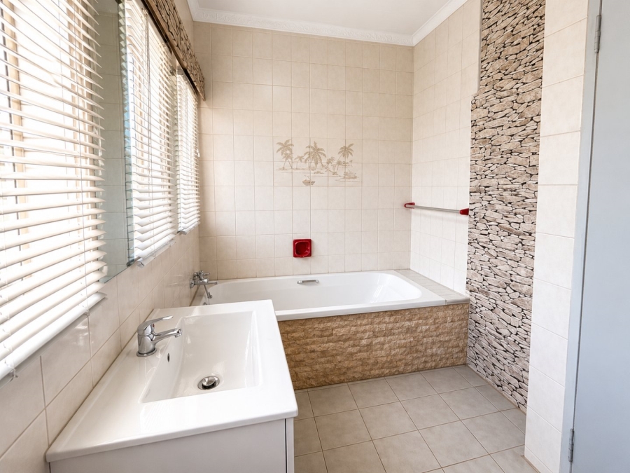 4 Bedroom Property for Sale in Vaalpark Free State